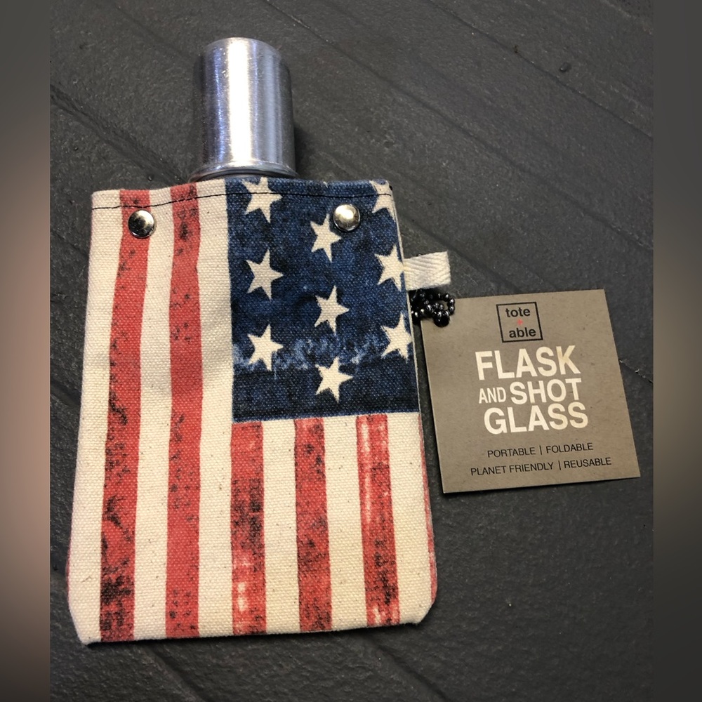 TOTE+ABLE American Flag 4 oz. Flask and Shot glass